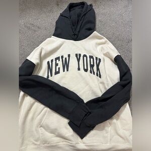 BRANDY MELVILLE NEW YORK HOODIE